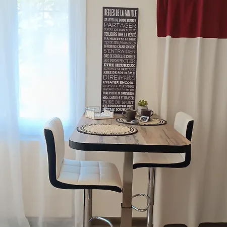 Lägenhet At Chris And Caro's